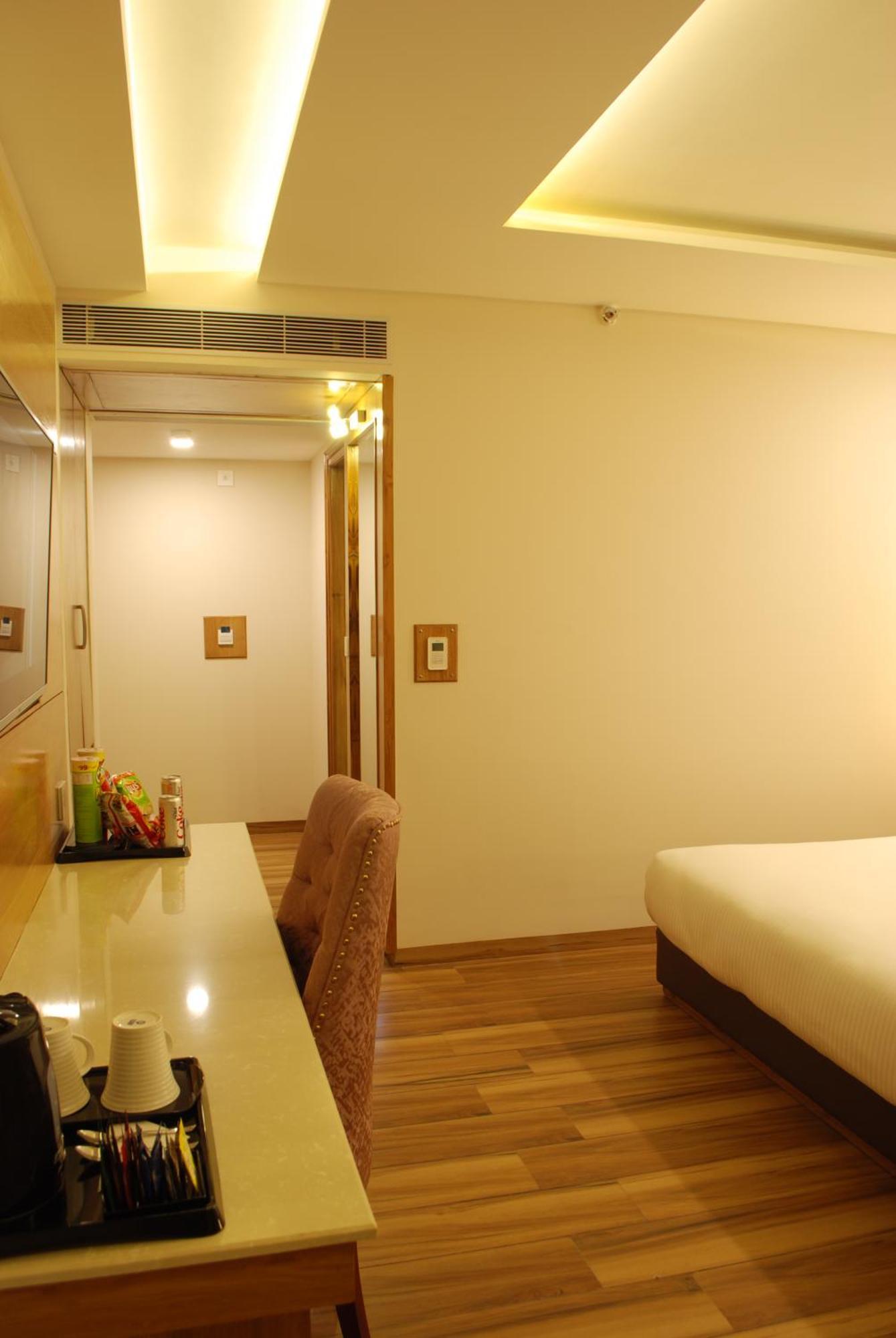 Glades Hotel 3*