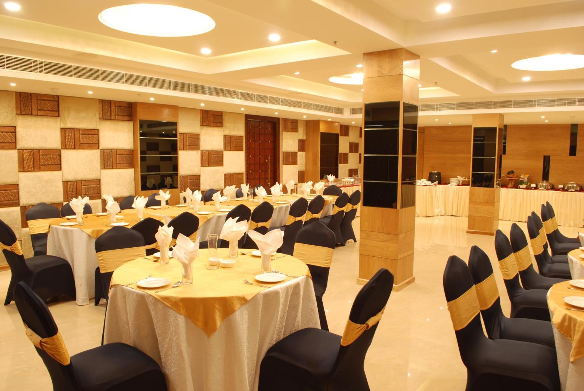 Glades Hotel Mohali